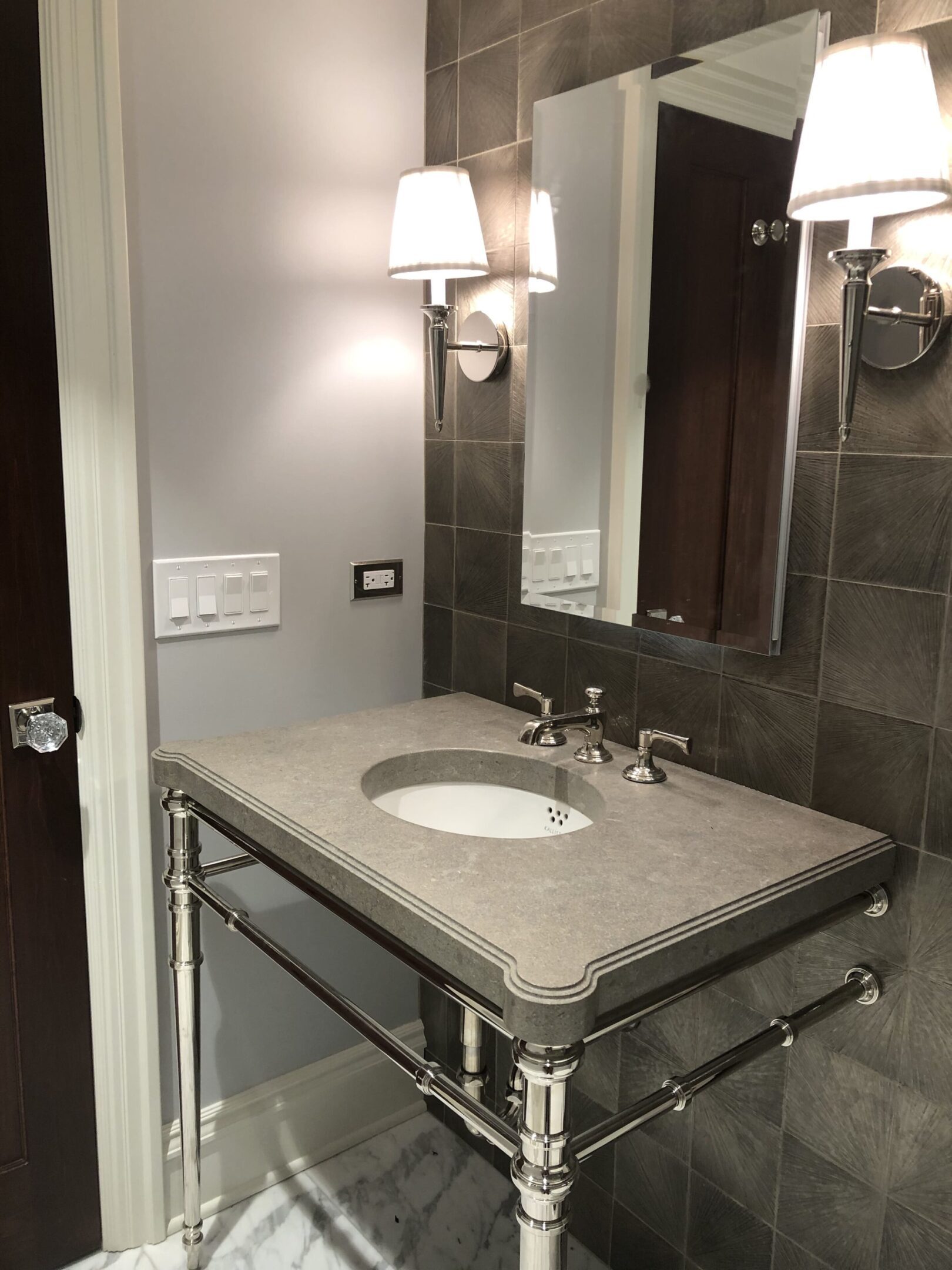 Contemporary bathroom design with lighting